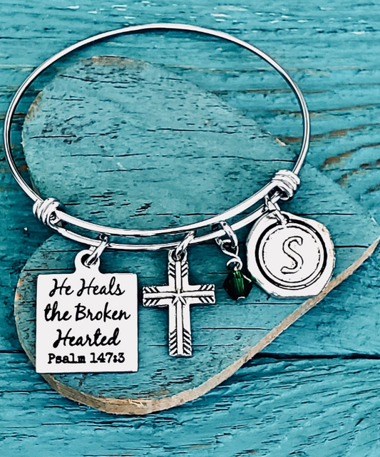 He heals the broken hearted Psalm 147:3 Bracelet