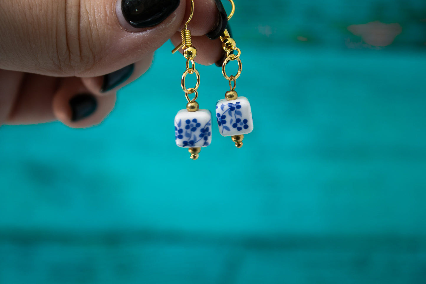 Cube Flora Collection White & Blue Flower Earrings